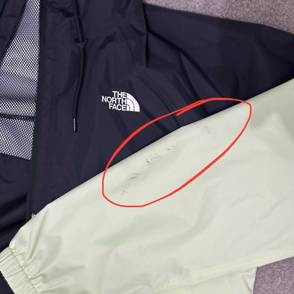 The North Face Black Jacket - Picture 6 of 8